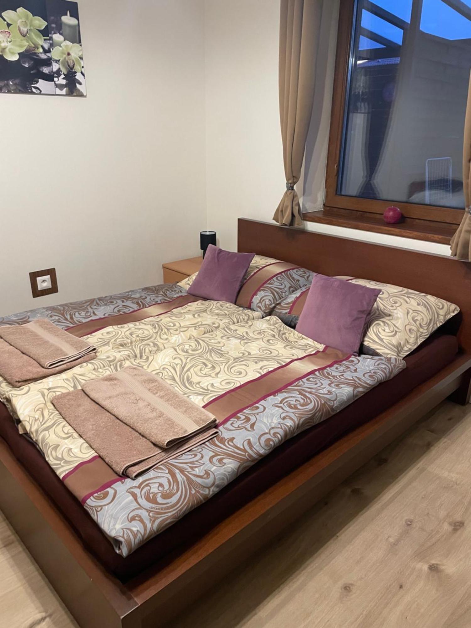 Apartman Losonci Nesvady- Pre 2 Osoby Studio Экстерьер фото